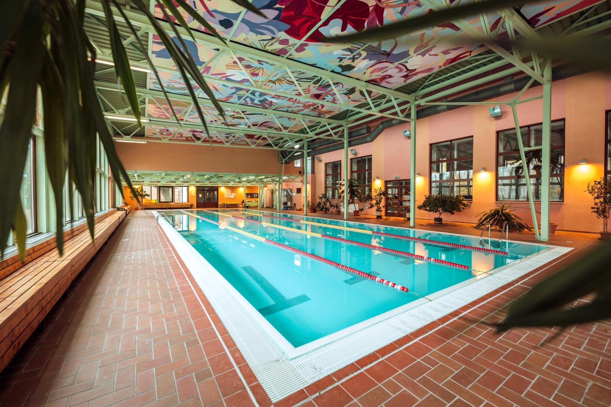 Hotel Kastiel Mojmirovce Exterior photo