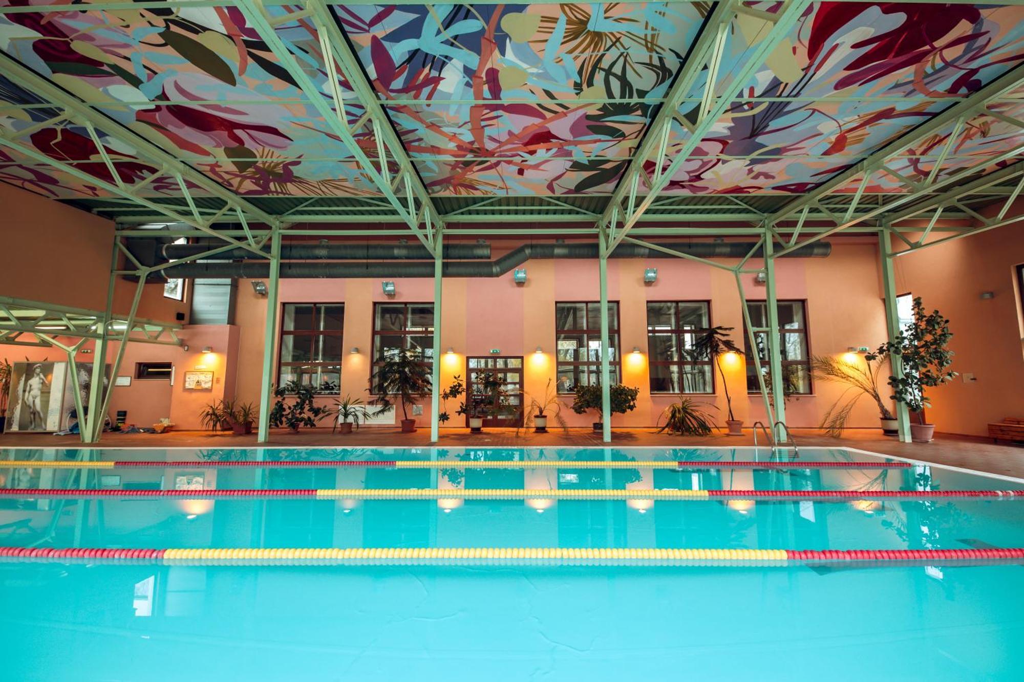 Hotel Kastiel Mojmirovce Exterior photo